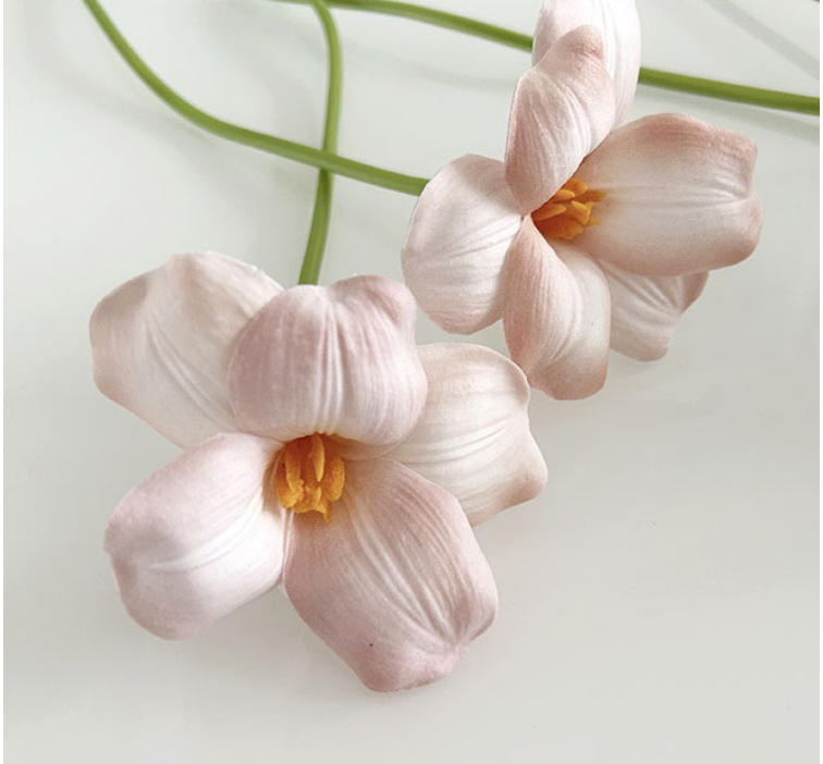 Hoa tuylip giả trang trí nhà cửa