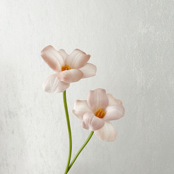 Hoa tuylip giả trang trí nhà cửa