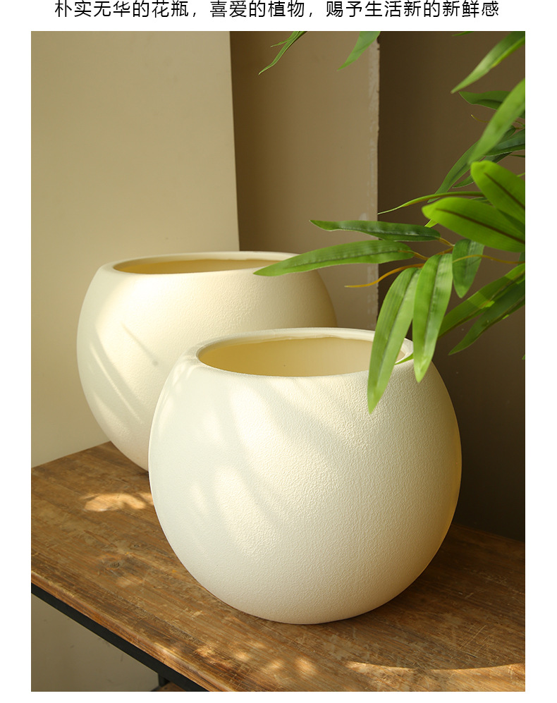 Chậu trồng cây chất liệu nhựa cao cấp